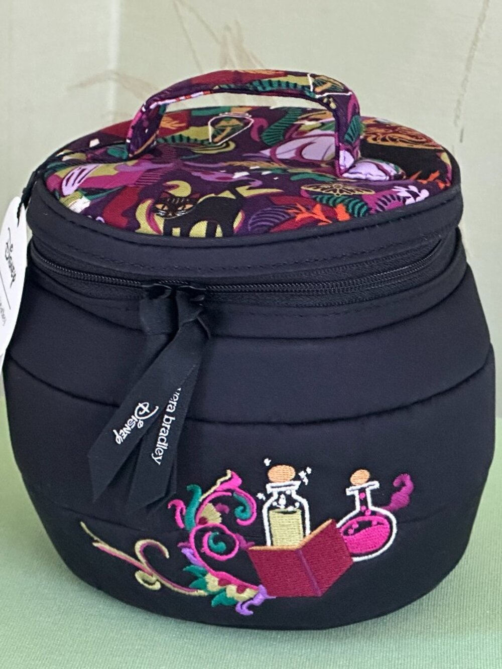 VERA BRADLEY X DISNEY CALDRON COSMETIC CASE:NWT HOCUS POCUS BLOOMS AND BROOMS